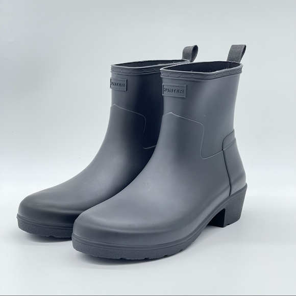 Hunter Black Matte Low Ankle Rain Boots. - Picture 4 of 14